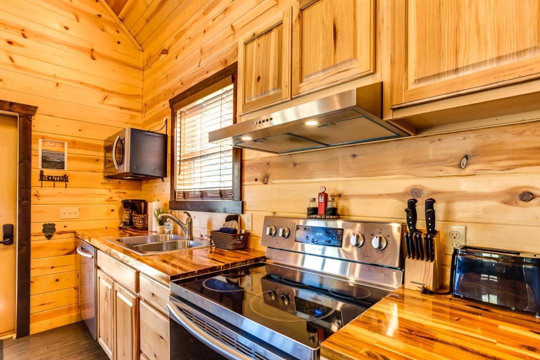 Route 66 Cabin Pigeon Forge Room photo